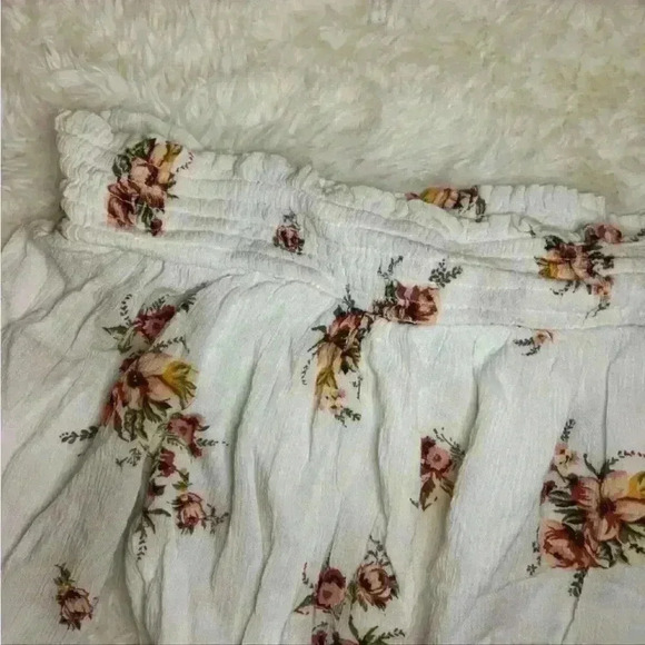 Hollister Off the Shoulder Peplum Cinched Top - Picture 4 of 8